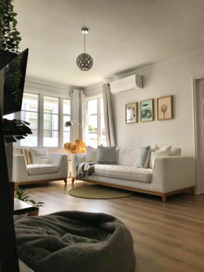Modern, recently renovated, entirely private house with parking